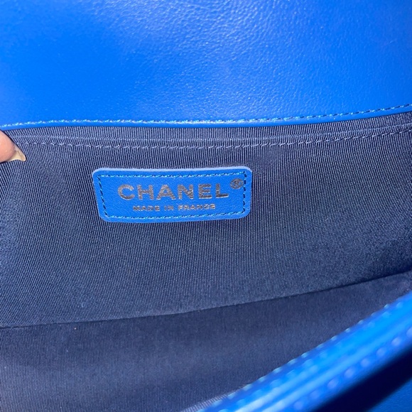 😍💙Chanel Blue chevron quilted  Shoulder Bag with Chain Boy Bag - Picture 8 of 16